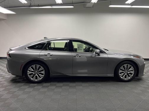 Heavy Metal 2022 Toyota Mirai Base