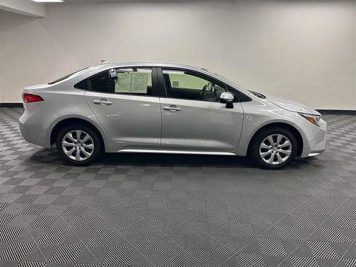 2025 Toyota Corolla Hybrid SE