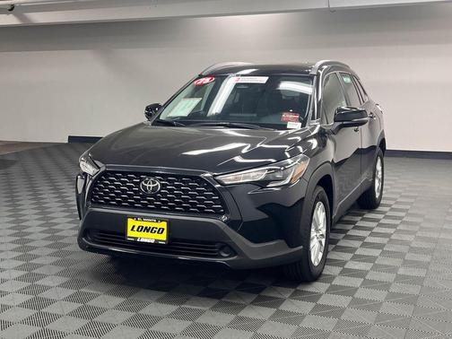 Jet Black 2025 Toyota Corolla Cross LE