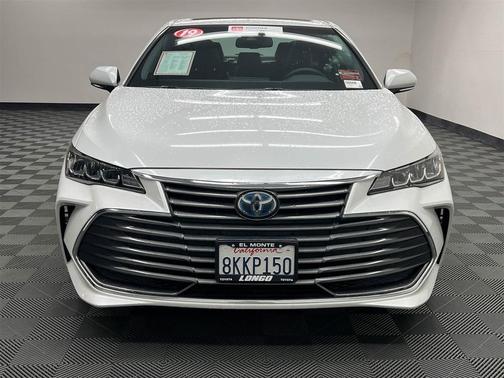 2019 Toyota Avalon Hybrid XLE