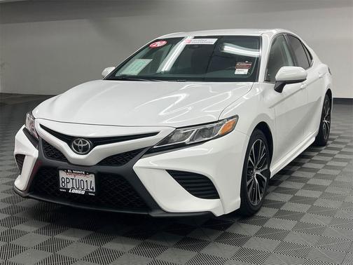 2020 Toyota Camry SE