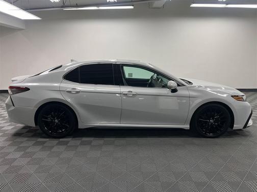 2024 Toyota Camry Hybrid SE