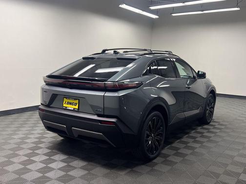 Overcast 2026 Toyota C-HR XSE