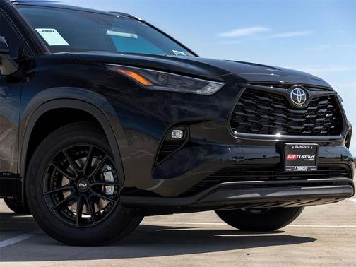 2026 Toyota Highlander Hybrid XLE