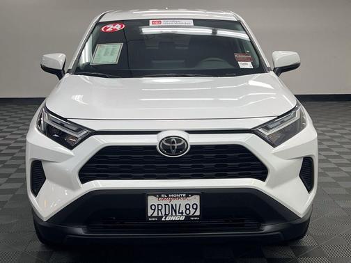 Ice Cap 2024 Toyota RAV4 LE
