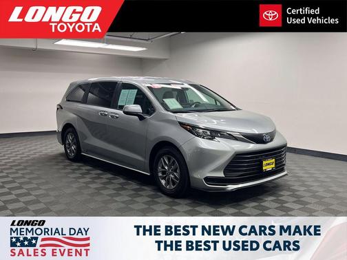 Celestial Silver Metallic 2025 Toyota Sienna LE