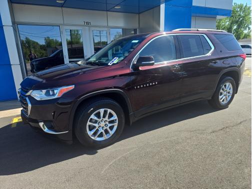 Black Cherry Metallic 2021 Chevrolet Traverse LT Cloth