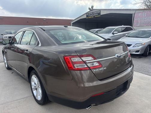 2015 Ford Taurus SEL