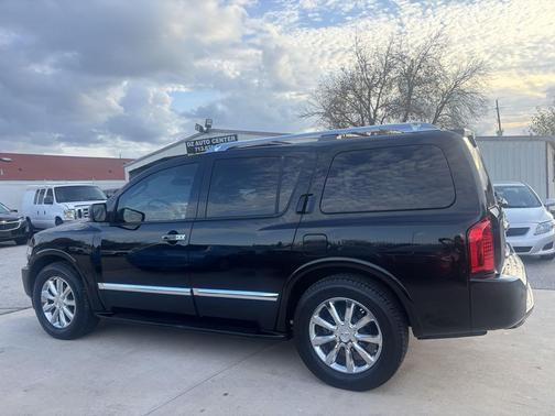 2010 INFINITI QX56 Base