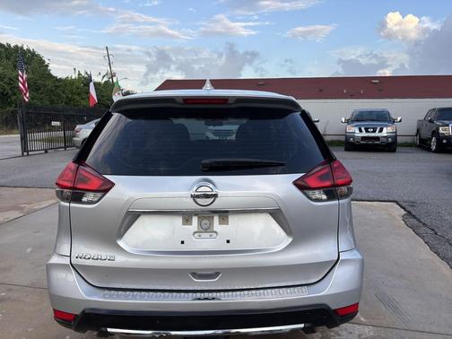 Brilliant Silver 2017 Nissan Rogue S