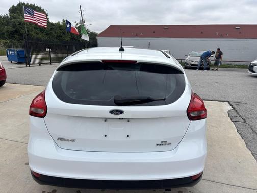 Oxford White 2016 Ford Focus SE