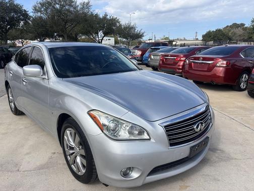 2014 INFINITI Q70 3.7