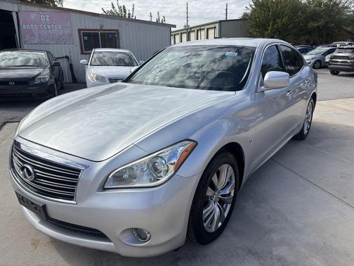 2014 INFINITI Q70 3.7