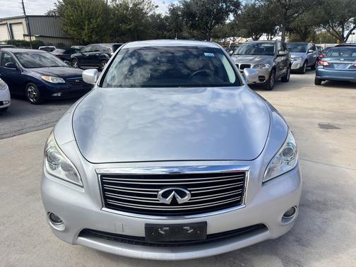 2014 INFINITI Q70 3.7