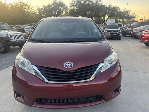 2012 Toyota Sienna LE