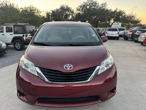 2012 Toyota Sienna LE