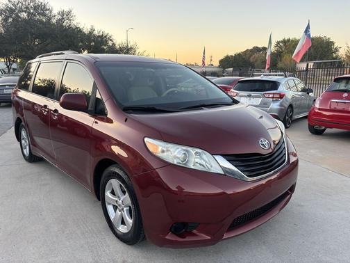 2012 Toyota Sienna LE