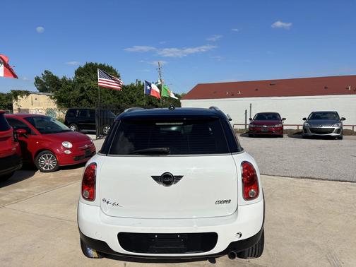 Light White 2012 MINI Cooper Countryman Base