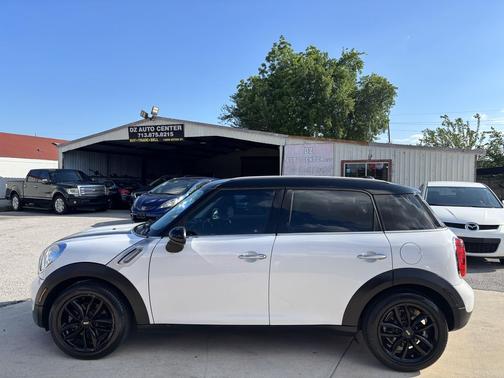 Light White 2012 MINI Cooper Countryman Base