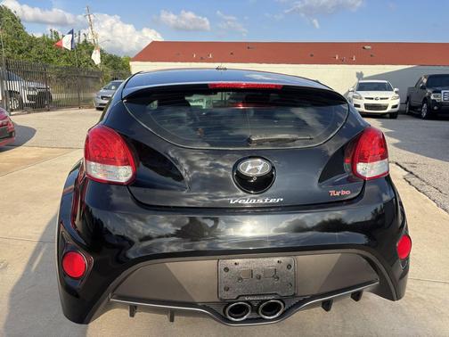 Ultra Black Pearl 2015 Hyundai Veloster Turbo