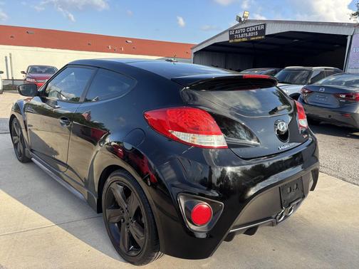 Ultra Black Pearl 2015 Hyundai Veloster Turbo