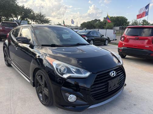 Ultra Black Pearl 2015 Hyundai Veloster Turbo