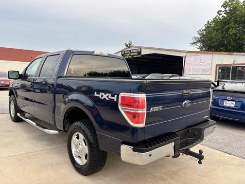 Blue 2011 Ford F-150 XLT
