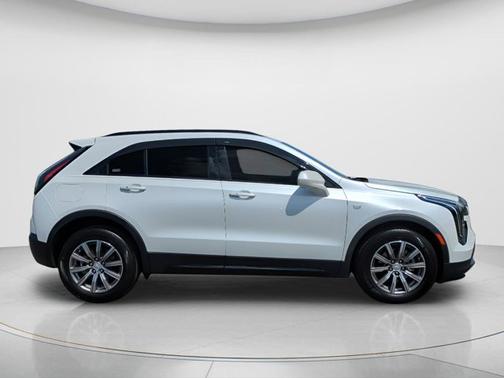 Crystal White Tricoat 2020 Cadillac XT4 Sport