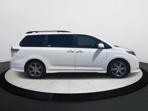 2017 Toyota Sienna SE