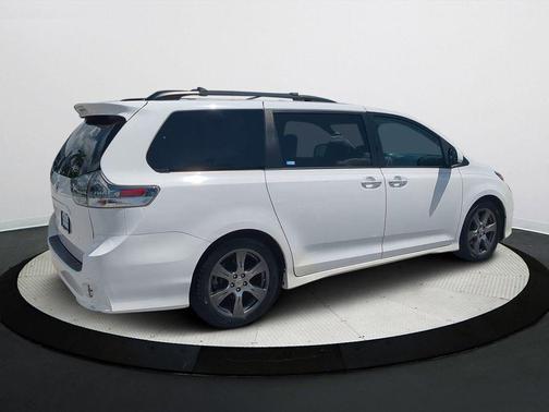 2017 Toyota Sienna SE