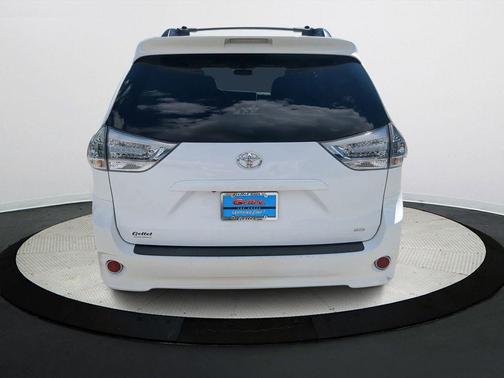 2017 Toyota Sienna SE