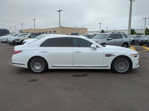 2022 Genesis G90 5.0 Ultimate