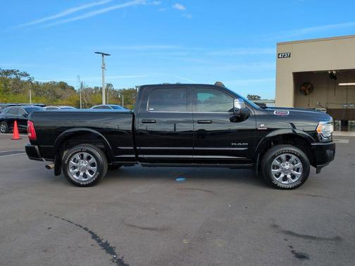 2023 RAM 2500 Limited Crew Cab 4x4 6'4' Box