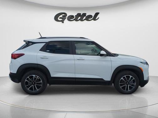 Summit White 2025 Chevrolet Trailblazer LT