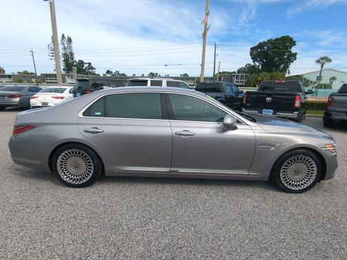 2022 Genesis G90 5.0 Ultimate