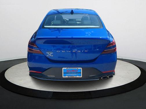 2022 Genesis G70 2.0T RWD