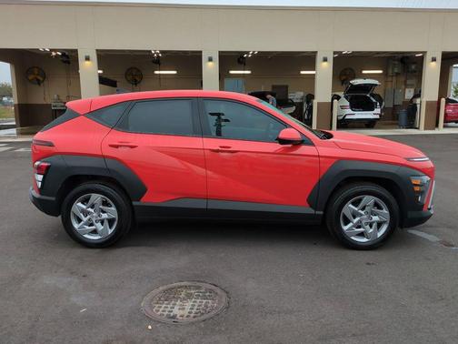 2025 Hyundai KONA SE