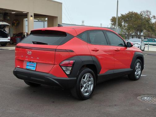 2025 Hyundai KONA SE