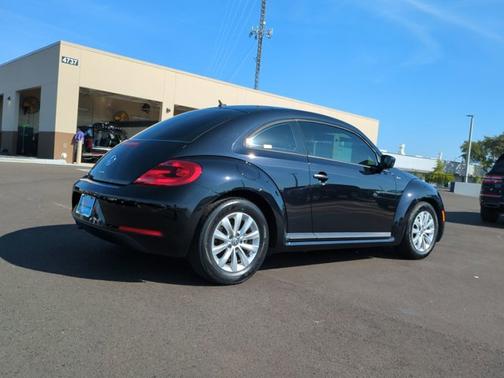 2016 Volkswagen Beetle 1.8T Wolfsburg Edition w/PZEV