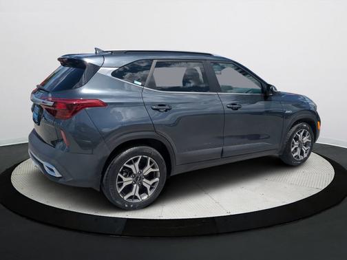 2022 Kia Seltos EX