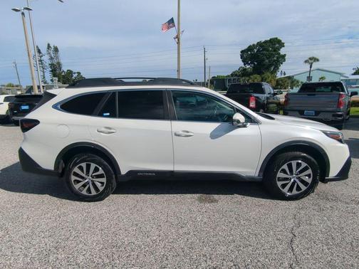2022 Subaru Outback Premium