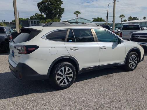 2022 Subaru Outback Premium