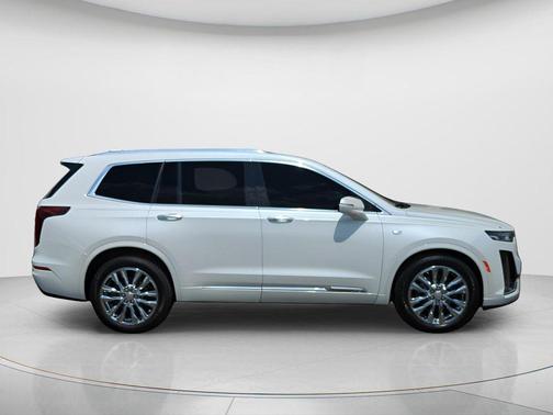 Crystal White Tricoat 2021 Cadillac XT6 Premium Luxury FWD