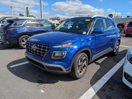 2023 Hyundai VENUE SEL