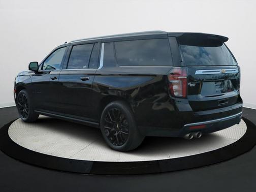 2023 Chevrolet Suburban 4WD High Country