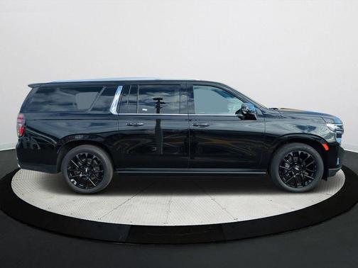 2023 Chevrolet Suburban 4WD High Country