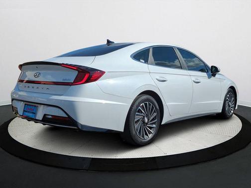 2023 Hyundai SONATA Hybrid SE