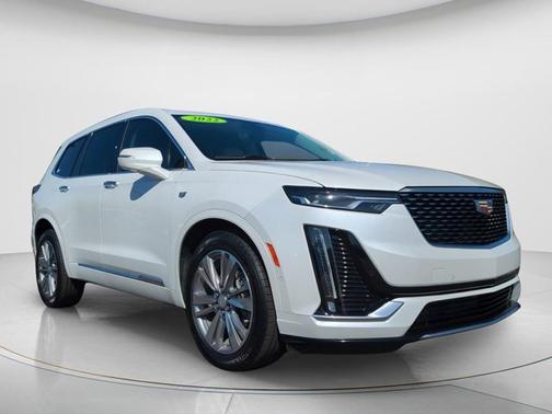 Crystal White Tricoat 2022 Cadillac XT6 Premium Luxury FWD