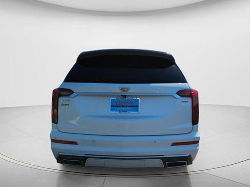 Crystal White Tricoat 2022 Cadillac XT6 Premium Luxury FWD