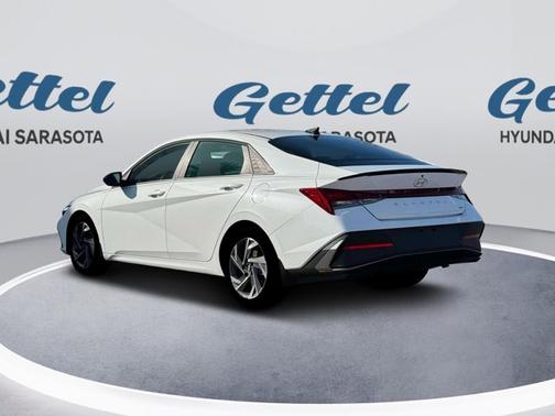 2025 Hyundai ELANTRA HEV SEL Sport